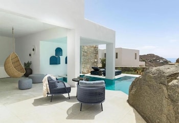 lyo ii boutique suites mykonos