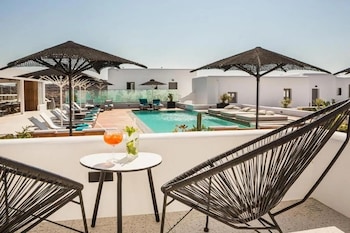 lyo ii boutique suites mykonos