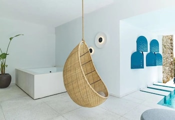 lyo ii boutique suites mykonos