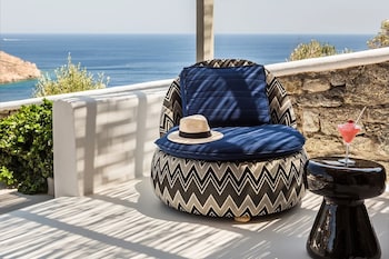 lyo ii boutique suites mykonos