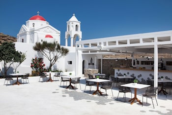 lyo ii boutique suites mykonos