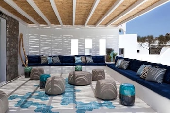 lyo ii boutique suites mykonos