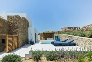 lyo ii boutique suites mykonos