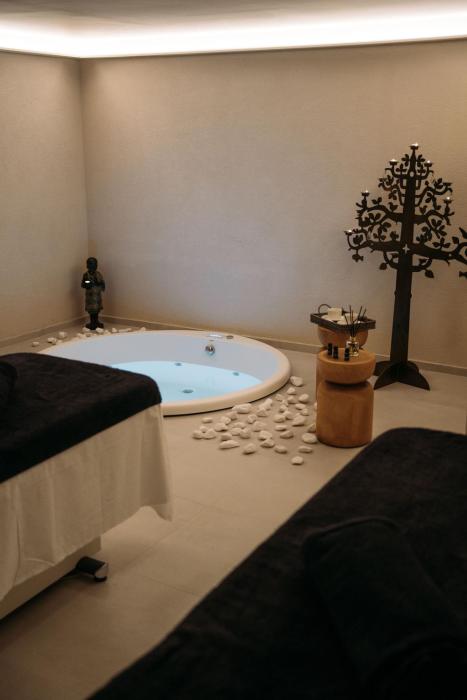 santorini heart hotel and spa