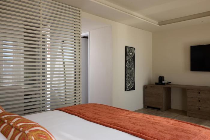 santorini heart hotel and spa