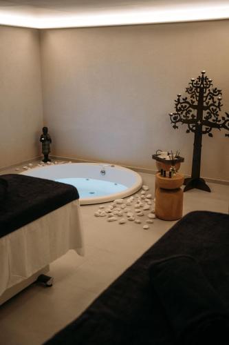 santorini heart hotel and spa