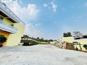 amber villa