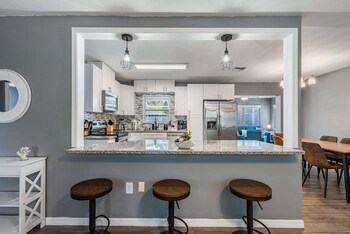 3442 azalea pl