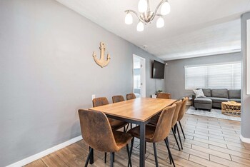 3442 azalea pl