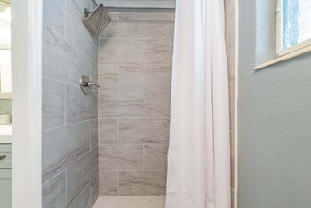 3442 azalea pl