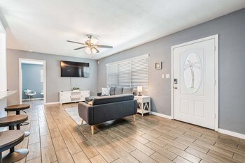 3442 azalea pl