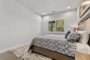 cottonrose flagstaff