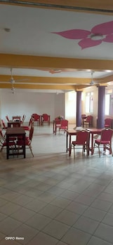 Royal Park Hotel Mpeketoni,,3 star