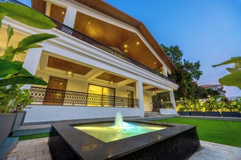 elivaas valley view 5bhk villa with pool