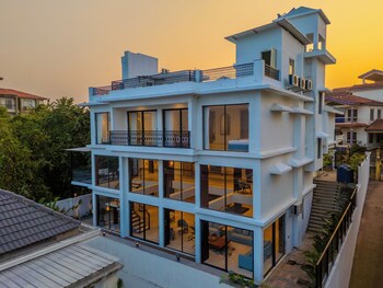 elivaas valley view 5bhk villa with pool