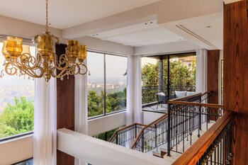 elivaas valley view 5bhk villa with pool