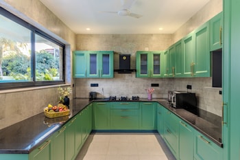 elivaas valley view 5bhk villa with pool
