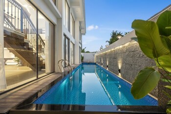 elivaas valley view 5bhk villa with pool