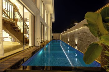 elivaas valley view 5bhk villa with pool