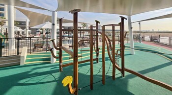 maison privee relaxed yas living with resort style facilities