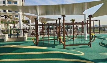 maison privee relaxed yas living with resort style facilities