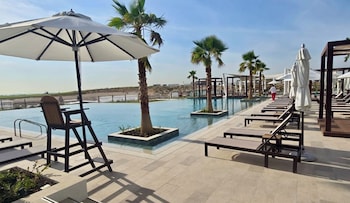 maison privee relaxed yas living with resort style facilities