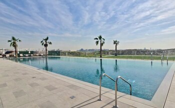 maison privee relaxed yas living with resort style facilities