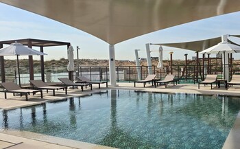 maison privee relaxed yas living with resort style facilities