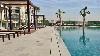 maison privee relaxed yas living with resort style facilities