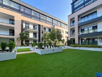 embassy gardens