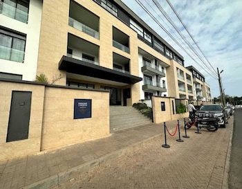 Embassy Gardens,,4 star