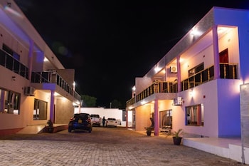 lavish suites