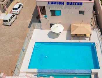 lavish suites