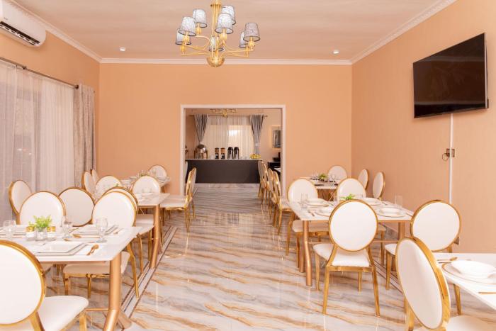 lavish suites