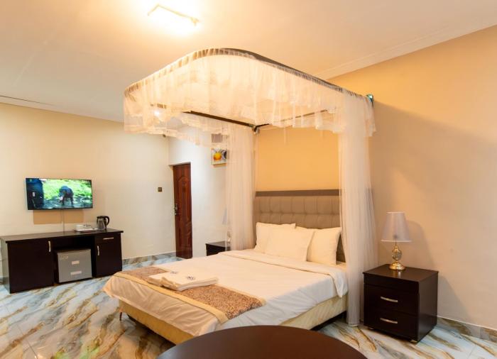 lavish suites