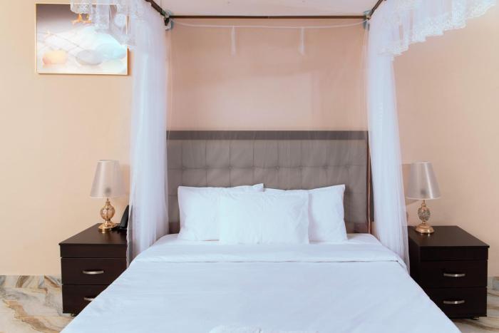 lavish suites