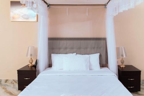 lavish suites