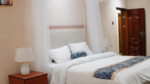lavish suites