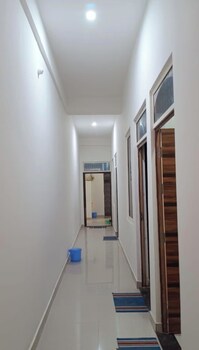 hotel shri geeta dham near prem mandir