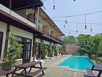 Landmark Farmhouse,,3 star