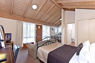 The Great Ocean Road Studios,,3 star