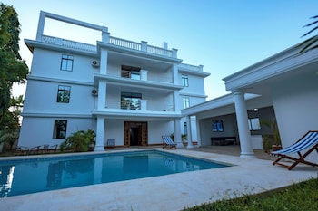 diani luxe spacious b