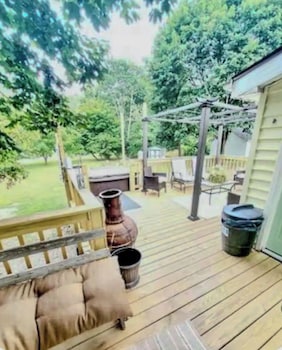 The Hideaway,,3 star
