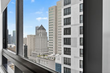 rs suites district 225 miami