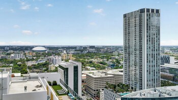 rs suites district 225 miami