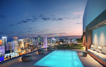 rs suites district 225 miami