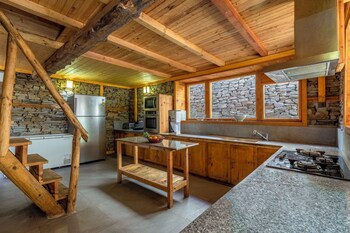 Elivaas Silvana 3 Bhk Cottage,,3 star