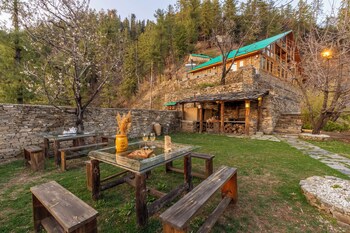 elivaas silvana 3 bhk cottage