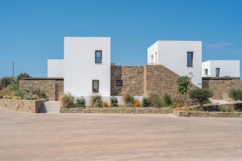 omvrodektis village