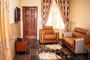 estee euro apartment